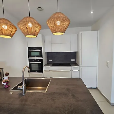 Relaxing 1 Bedroom Flat With Terrace And Parking アパート *