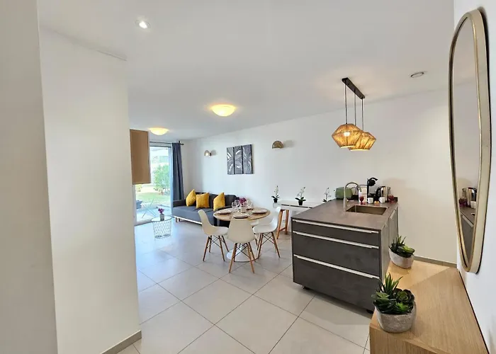 アパート Relaxing 1 Bedroom Flat With Terrace And Parking *