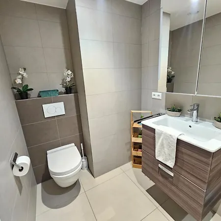 Appartement Relaxing 1 Bedroom Flat With Terrace And Parking *