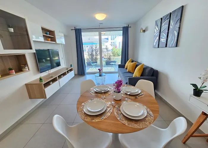 Relaxing 1 Bedroom Flat With Terrace And Parking Lejlighed *