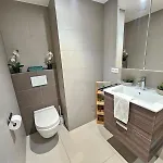 公寓 Relaxing 1 Bedroom Flat With Terrace And Parking *